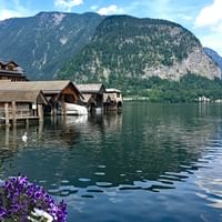 Wandern entlang des Seeuferweges nach Hallstatt