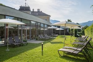 Hotel Garten mit Liegebetten