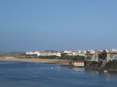 Ein kleines Dorf an der Küste von Rota-Vicentina